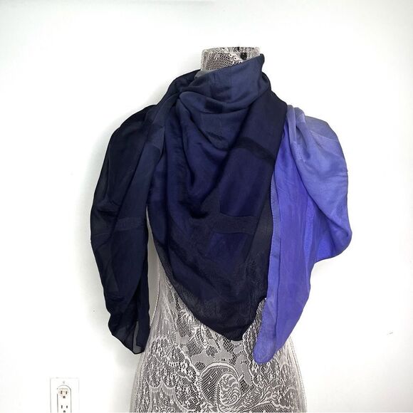 Yves saint laurent silk scarf - preowned - Picture 1 of 6